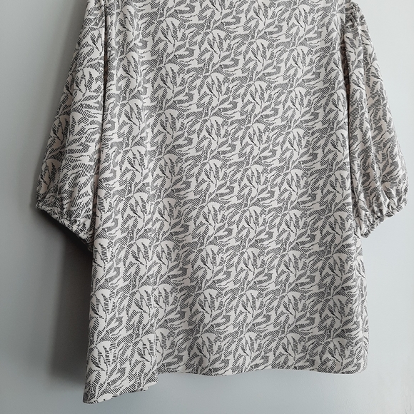 ๐ H&M Puff Sleeved Boat-neck B&W Floral Top Sz XXL - Picture 10 of 11